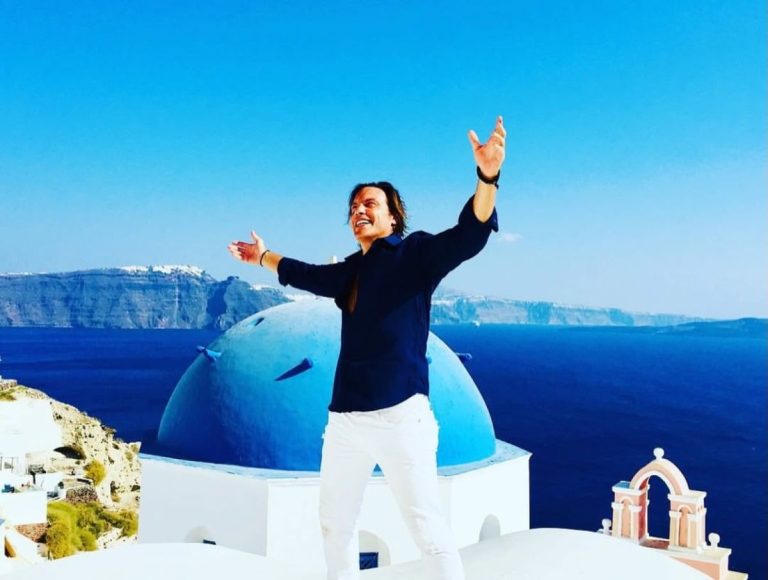 Ξεχωριστή είναι η σημερινή μέρα για τον Στράτο Τζώρτζογλου, καθώς έχει τα γενέθλιά του
