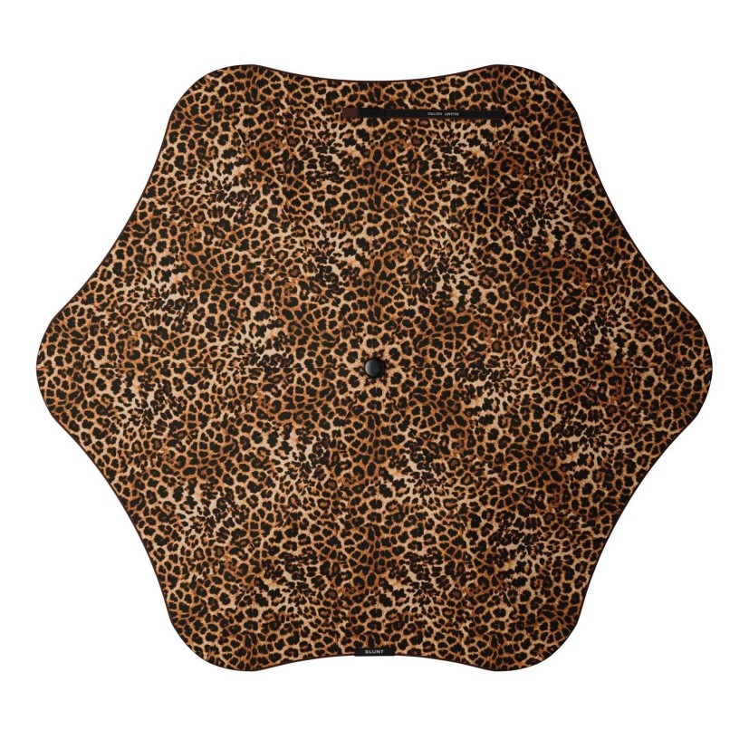 Η πτυσσόμενη ομπρέλα Metro Limited Edition Leopard από την The Design Gift Shop
