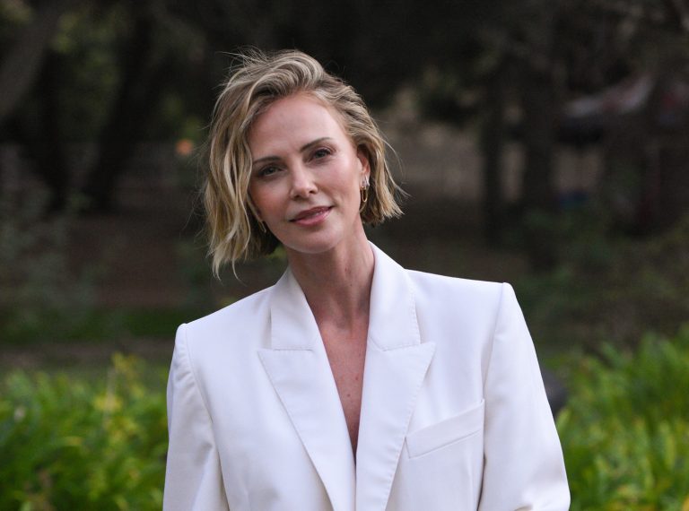 Η Charlize Theron παρευρίσκεται στη βραδιά έναρξης του Malibu Food & Wine, με οικοδεσπότη τη Charlize Theron για την υποστήριξη του CTAOP στο Saddlerock Ranch στις 18 Σεπτεμβρίου 2026 στο Μαλιμπού της Καλιφόρνια.