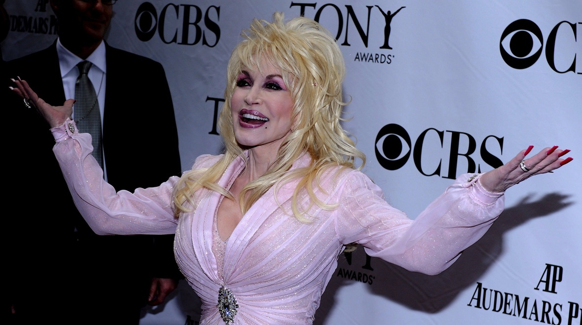 Η Dolly Parton στο American Theatre Wing's 2009 Tony Awards που διοργανώθηκε στο Radio City Music Hall της Νέας Υόρκης, 7 Ιουνίου 2009
