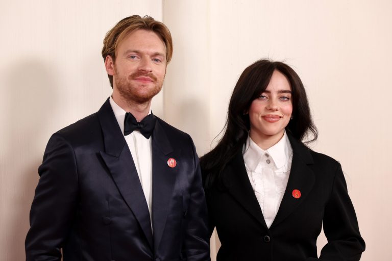 Ο Finneas O'Connell και η Billie Eilish παρευρίσκονται στα 96α Ετήσια Βραβεία Όσκαρ στις 10 Μαρτίου 2024 στο Χόλιγουντ της Καλιφόρνια