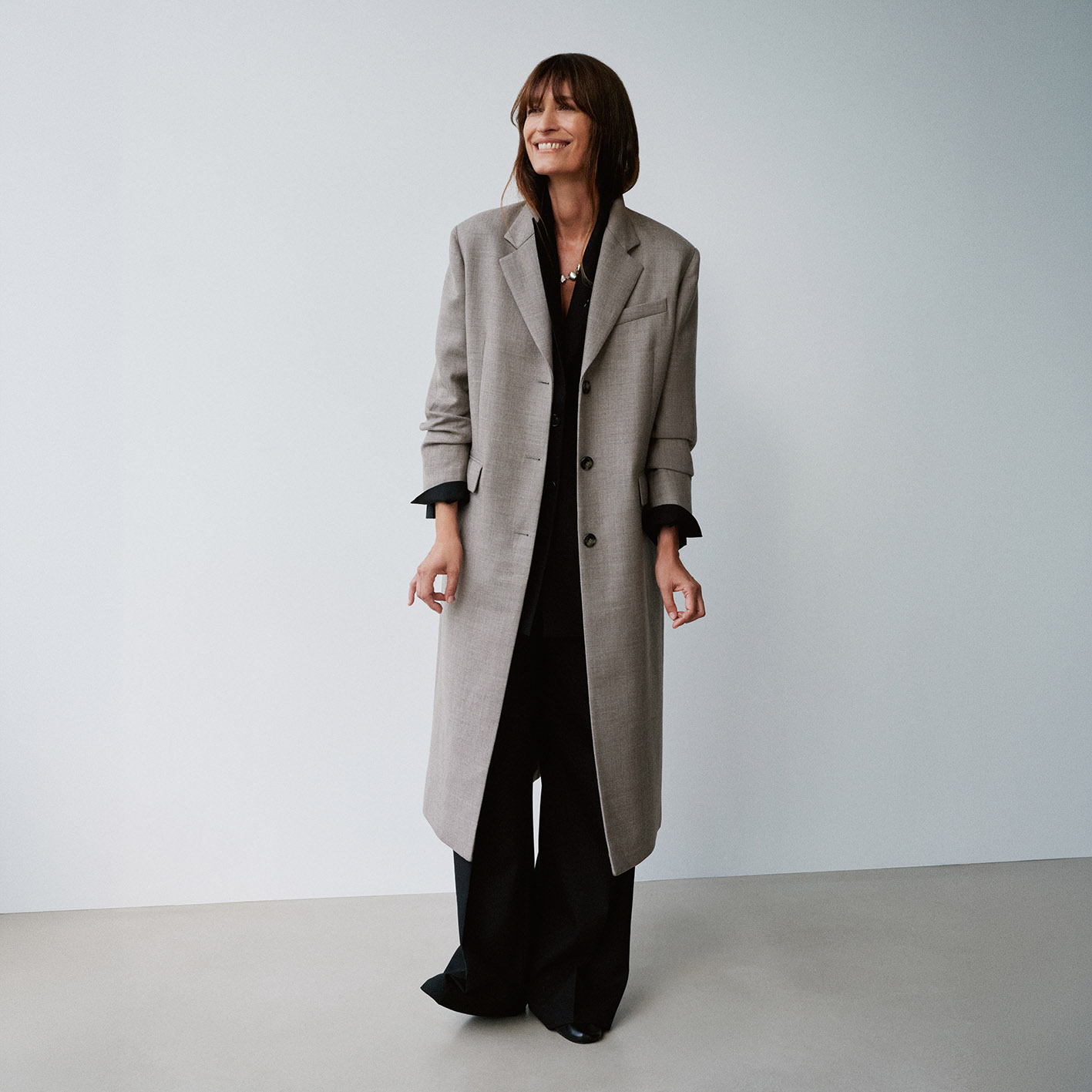 Διαφημιστική καμπάνια της Massimo Dutti με την Caroline de Maigret γαι το FW26.
