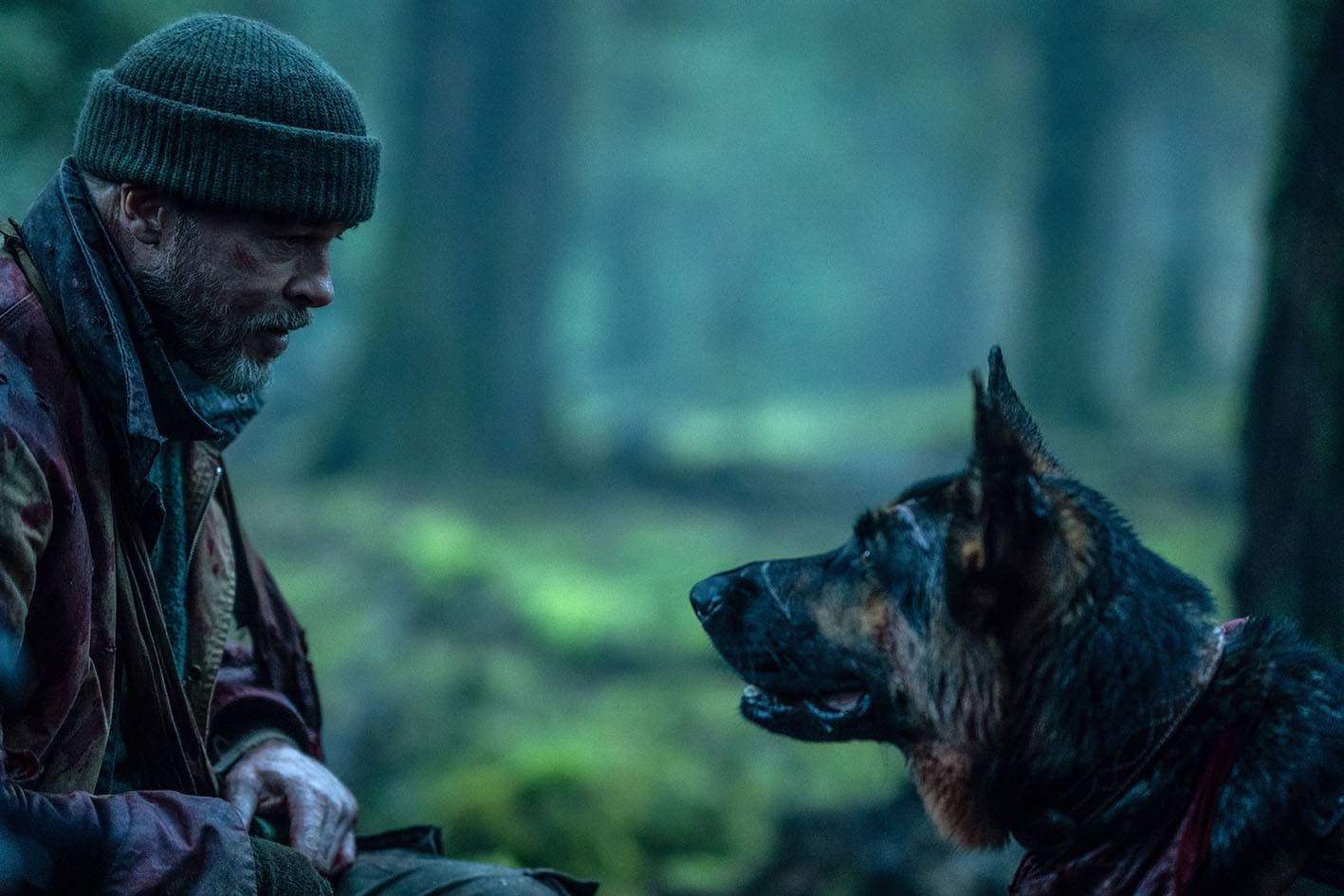 Ο Brad Pitt στο ρόλο του 'James Belmont' και ο Uber στο ρόλο του 'Odin' στην ταινία Heart of the Beast.