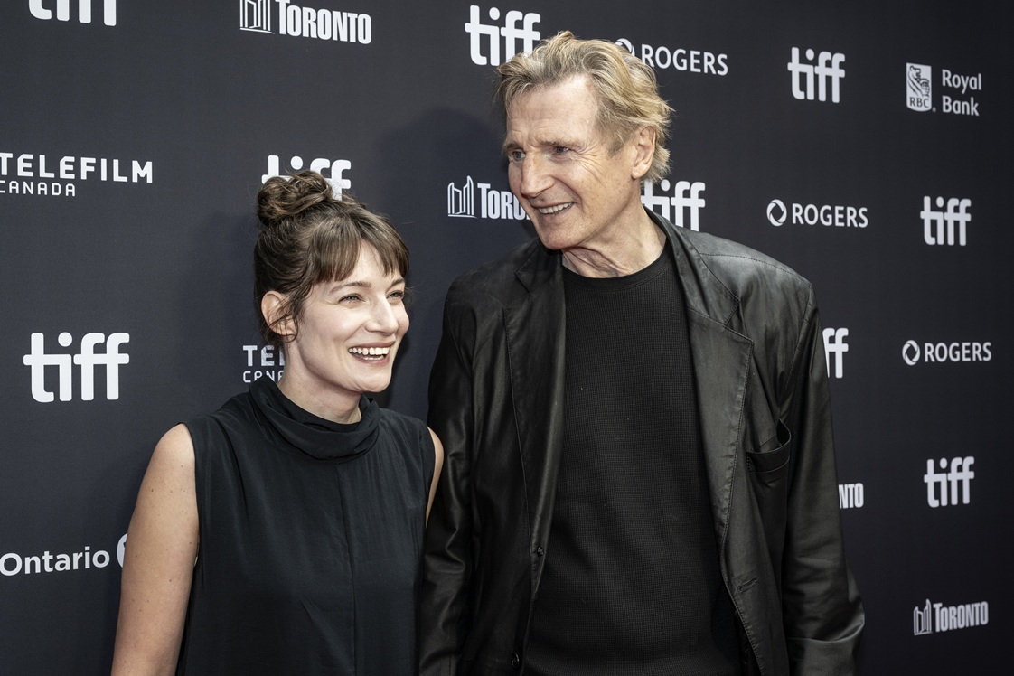 Ο Liam Neeson φθάνει στην παγκόσμια πρεμιέρα του "Evil Genius" στο πλαίσιο του 51ου Διεθνούς Φεστιβάλ Κινηματογράφου του Τορόντο (TIFF), 12 Σεπτεμβρίου 2026 