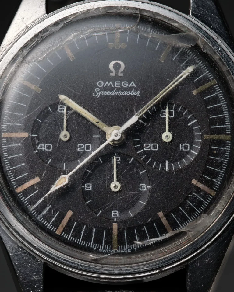 OMEGA Speedmaster, λεπτομέρεια χεριού. Το ρολόι το φόρεσε ο αστροναύτης Gene Cernan στην αποστολή Apollo 17.