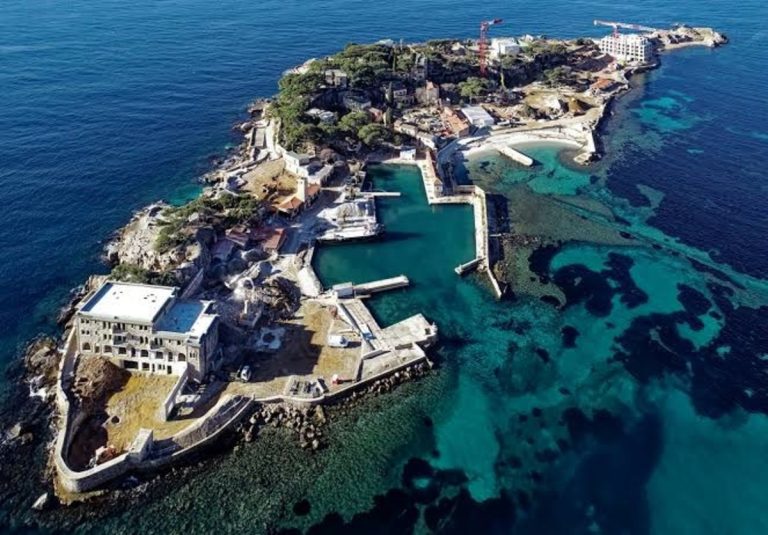 To νησί Μπεντόρ και το ξενοδοχείο που άνοιξε φέτος τον Μάιο.