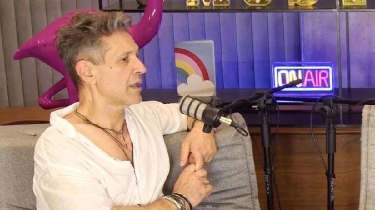 Ο Αιμίλιος Χειλάκης στη διαδικτυακή εκπομπή των "Rainbow Mermaids"