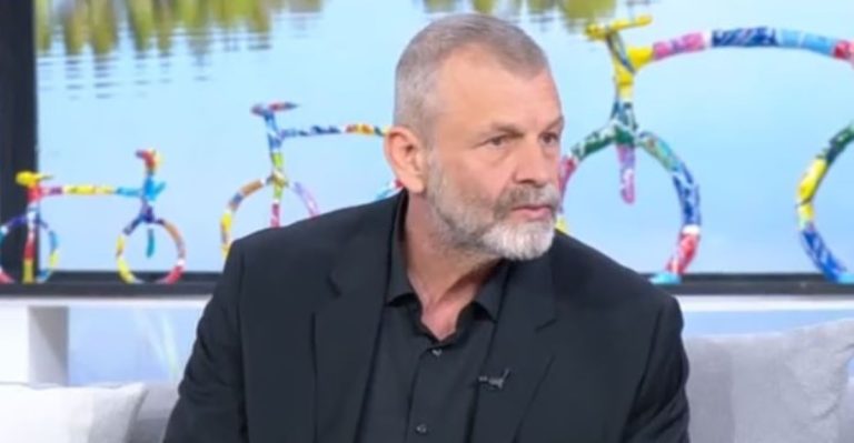 Ο Απόστολος Γκλέτσος βρέθηκε καλεσμένος στην εκπομπή "Χαμογέλα και Πάλι" την Πέμπτη.