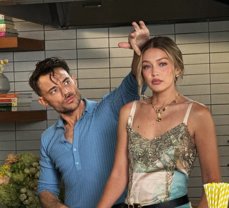 Ο Δημήτρης Γιαννέτος χτενίζει την Gigi Hadid