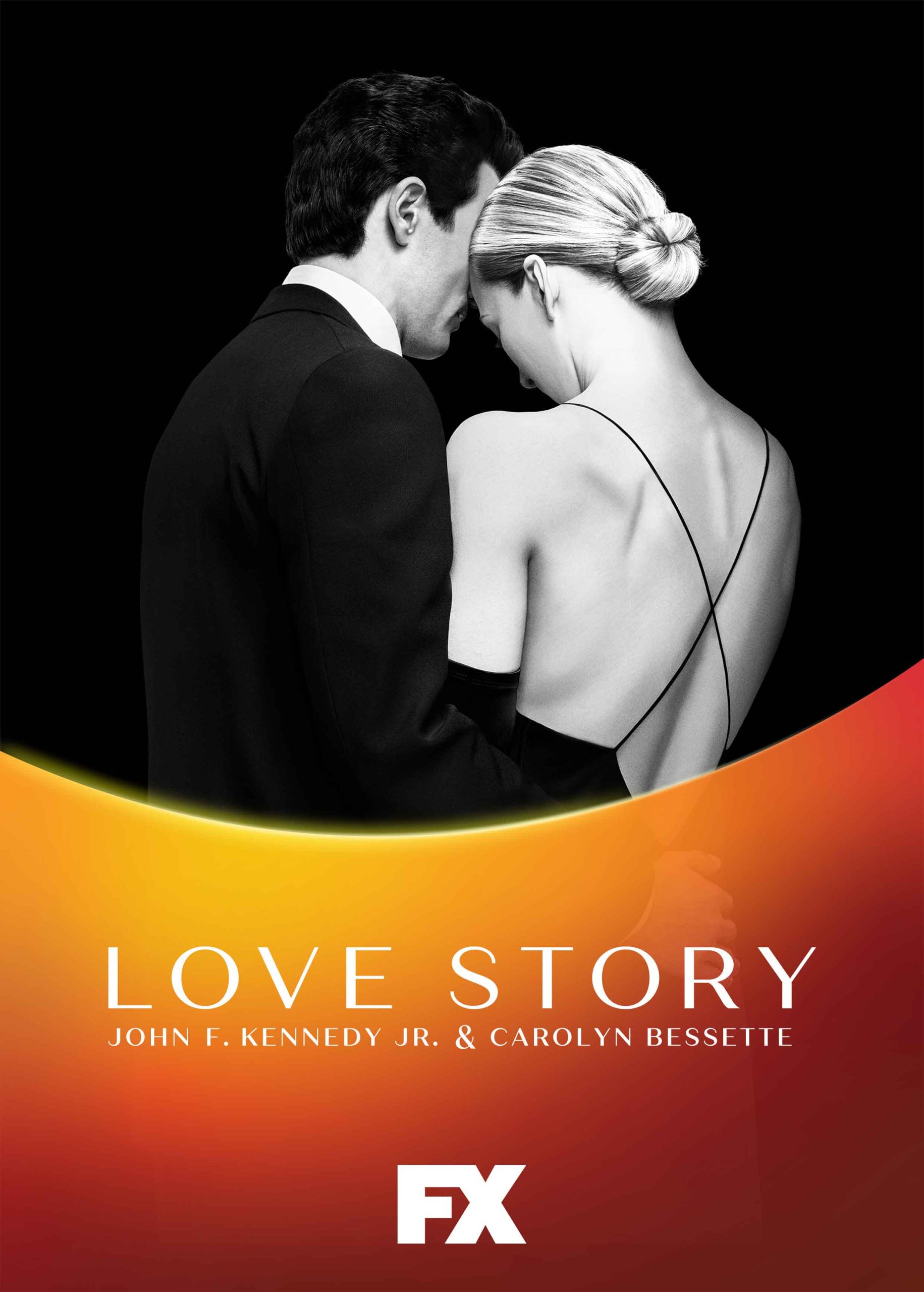 Το πόστερ για τη σειρά του Ryan Murphy, Love Story: John F. Kennedy Jr. & Carolyn Bessette που πλέον προβάλλεται και στην Ελλάδα, από τις 8 Σεπτεμβρίου στο FX, ενώ είναι διαθέσιμη και στο Disney+.