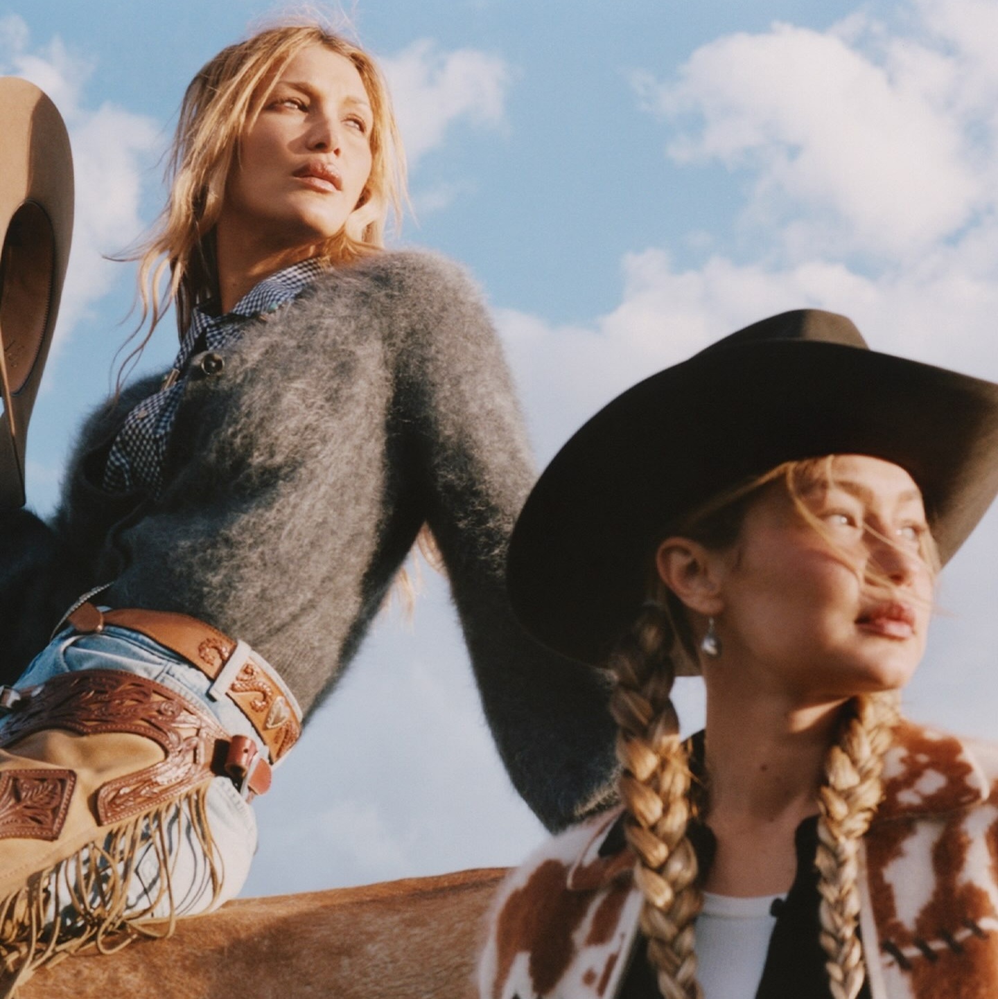 H Gigi Hadid και η Βella και πάλι μαζί σε διαφημιστική καμπάνια