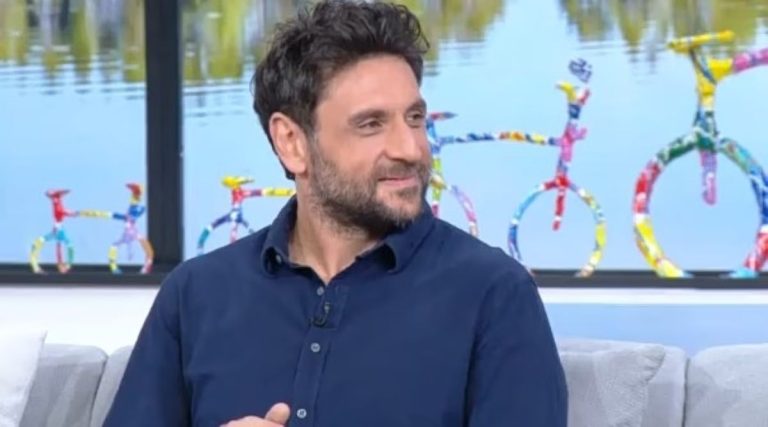 Ο Γιώργος Χρυσοστόμου βρέθηκε καλεσμένος στην εκπομπή "Χαμογέλα και Πάλι"