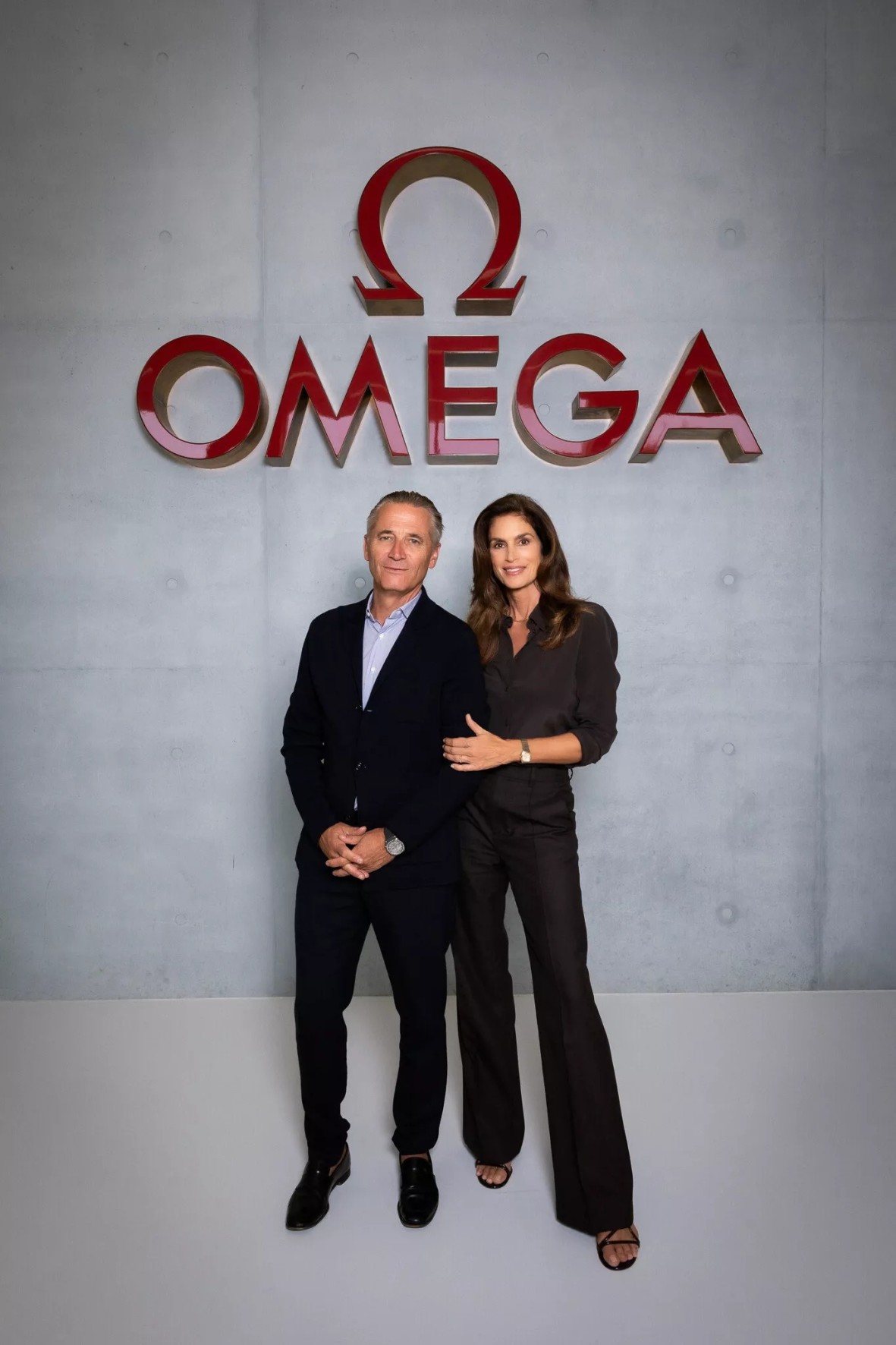 H Cindy Crawford βρέθηκε στην έδρα της Omega στο Μπιλ