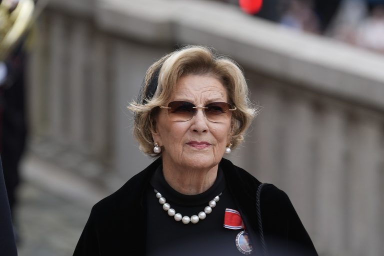 H βασίλισσα Sonja φθάνει στο Κοινοβούλιο της Νορβηγίας για την ορκωμοσία του γιου της, βασιλιά Haakon, στο Σύνταγμα, 1 Σεπτεμβρίου 2026