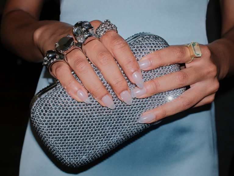 Supriya Ganesh manicure στα Emmy 2026