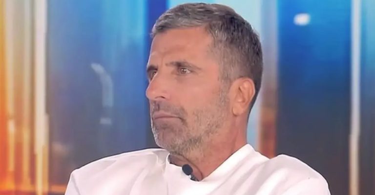 Ο Θανάσης Βισκαδουράκης βρέθηκε καλεσμένος στους "Αταίριαστους" την Παρασκευή.