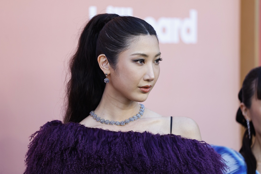 H EJAE στο κόκκινο χαλί για τα 2026 Billboard Woman in Music Awards στο Hollywood Palladium, 29 Απριλίου 2026