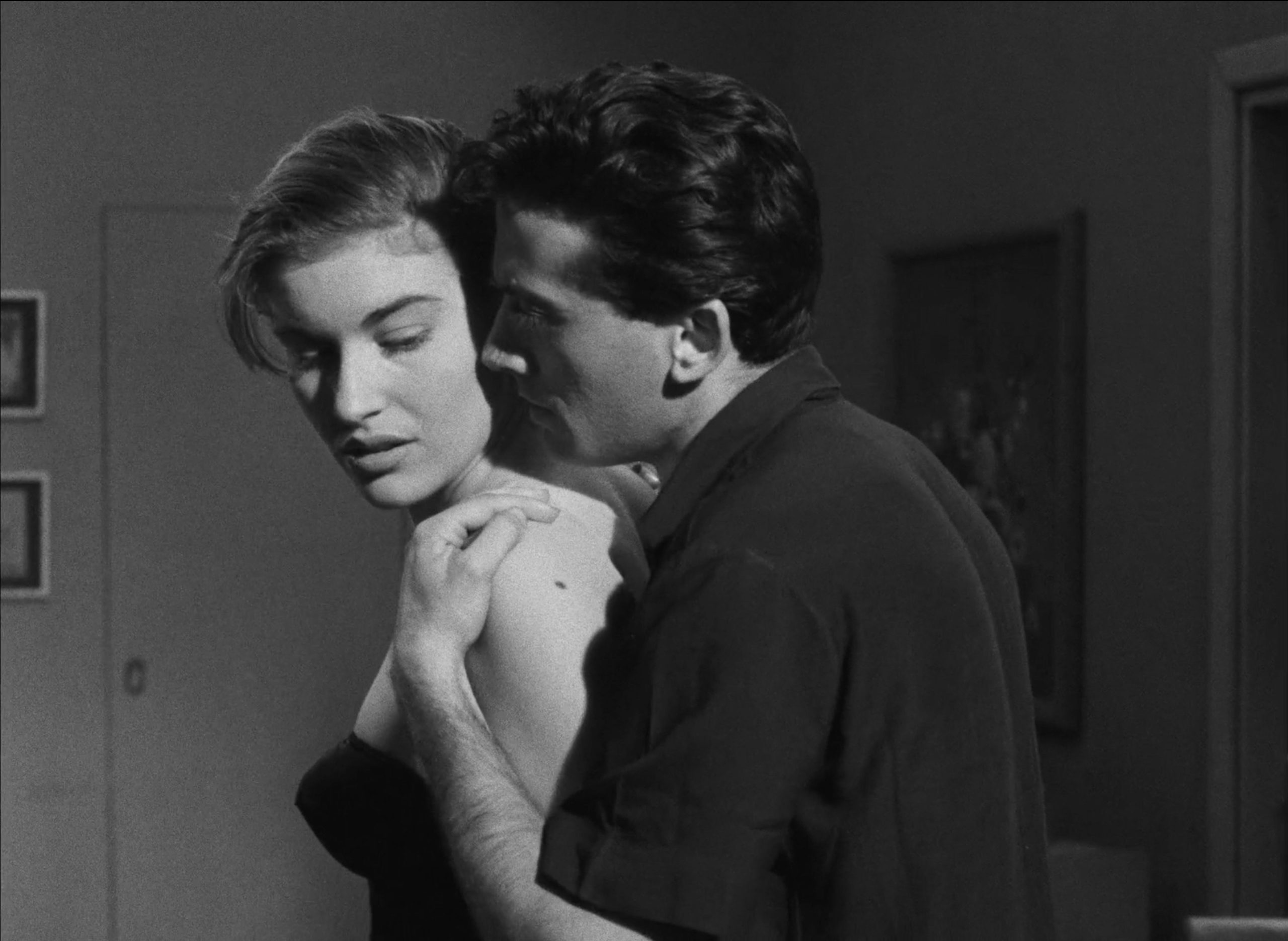 Σκηνή από την «Εύα» (1953) της Μαρίας Πλύτα, μιας από τις πρώτες γυναίκες σκηνοθέτριες μεγάλου μήκους ταινιών στην Ελλάδα.