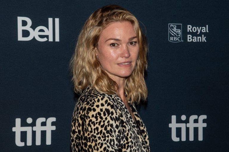 H Julia Stiles στην προβολή του "The Butcher's Crossing" στο πλαίσιο του 47ου Toronto International Film Festival (TIFF) στο Τορόντο, 9 Σεπτεμβρίου 2022