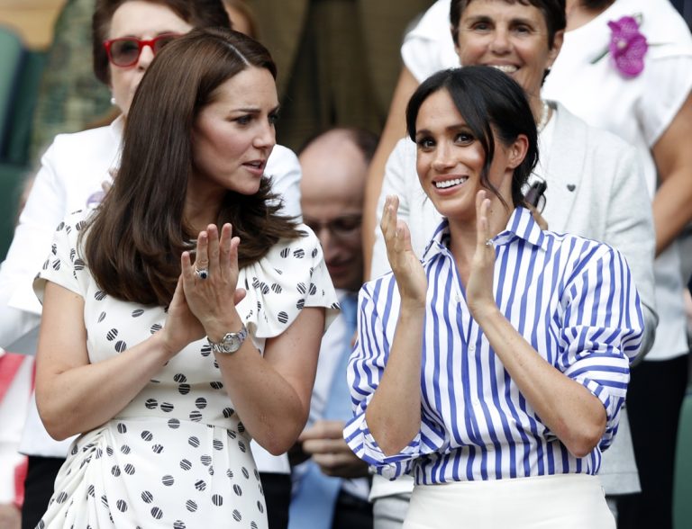 Η Kate Middleton και η Meghan Markle στο βασιλικό θεωρείο στο Wimbledon, 14 Ιουλίου 2018