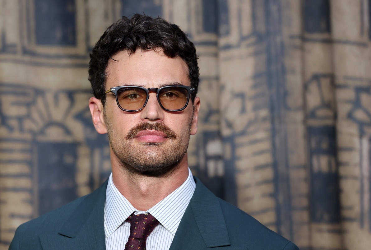 O Theo James στην παγκόσμια πρεμιέρα της δεύτερης σεζόν του "The Gentlemen" στο Λονδίνο, 2 Σεπτεμβρίου 2026