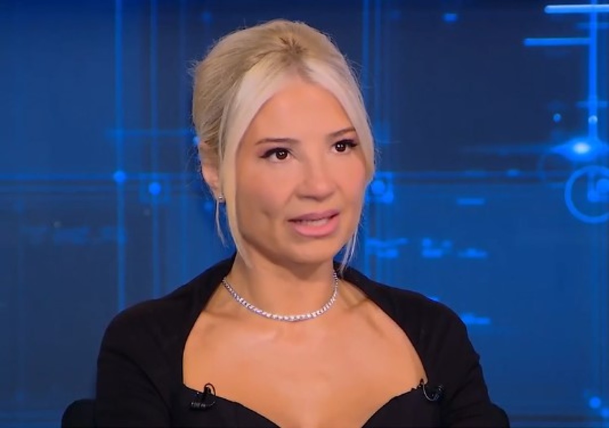 Η Φαίη Σκορδά στην εκπομπή Ενώπιος Ενωπίω