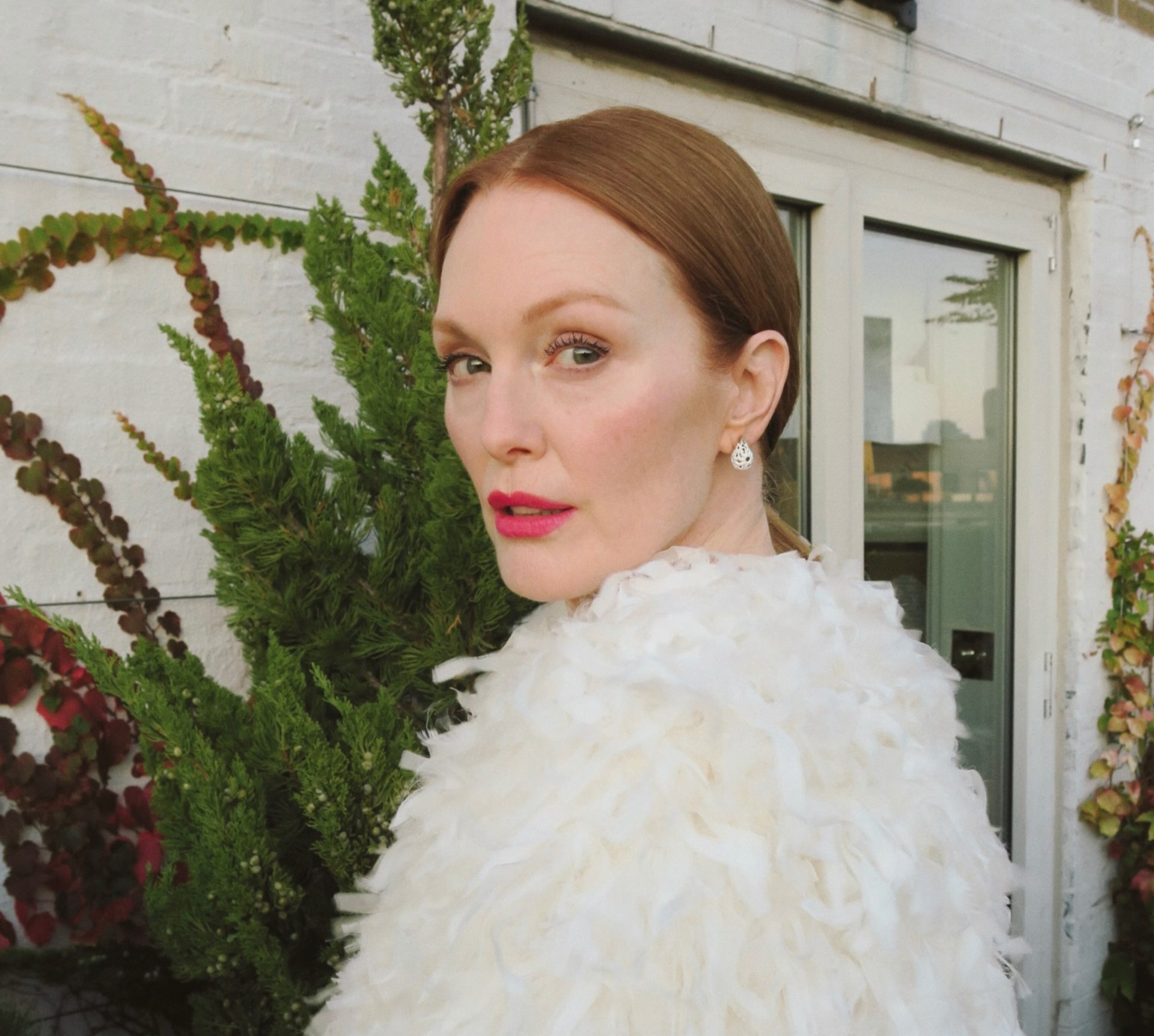 H Julianne Moore με μπεζ eyeliner