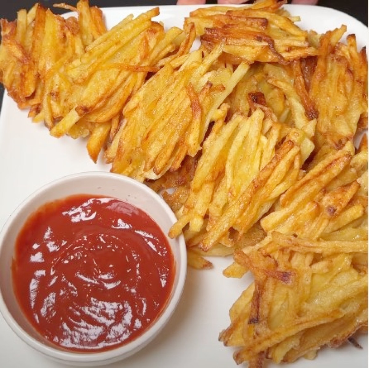 Potato strips με κέτσαπ