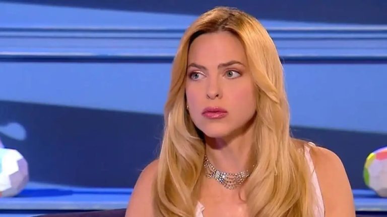 Η Ρένα Μόρφη καλεσμένη στην εκπομπή "Στην αγκαλιά του Φάνη"
