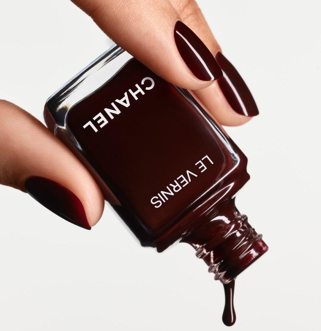 Cherry noir νύχια