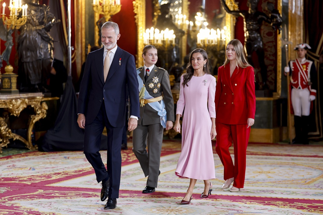 Ο βασιλιάς Felipe, η βασίλισσα Letizia, η πριγκίπισσα διάδοχος Leonor και η ινφάντα Sofia προσέρχονται στη δεξίωση στο Βασιλικό Παλάτι με αφορμή την Εθνική Ημέρα της Ισπανίας, 12 Οκτωβρίου 2026
