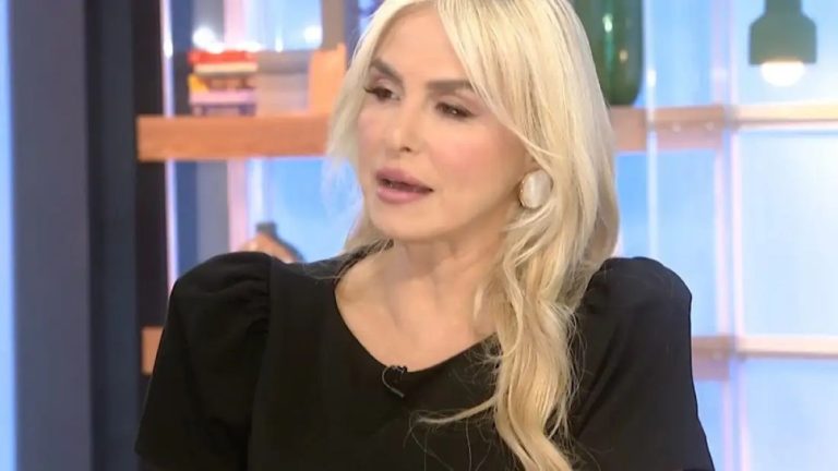 Η Ζωή Κρονάκη ξέσπασε στον αέρα του "Καλημέρα είπαμε;" με αφορμή την καταγγελία για περιστατικό βίας σε βάρος ανήλικης αθλήτριας του τένις από τον πατέρα της.