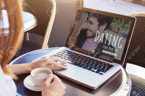 dating online, woman looking for boyfriend, find love on internet