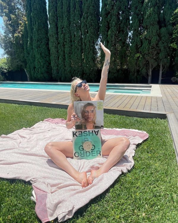 Kesha/instagram