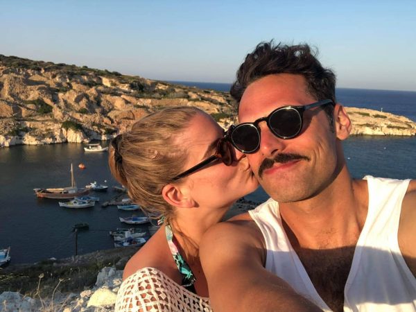 Η Δανάη Μιχαλάκη ποζάρει με τον Γιώργο Παπαγεωργίου σε ένα τρυφερό στιγμιότυπο στο Instagram