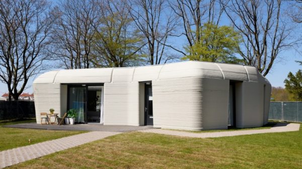 First tenants move into 3D-printed home in Eindhoven-1