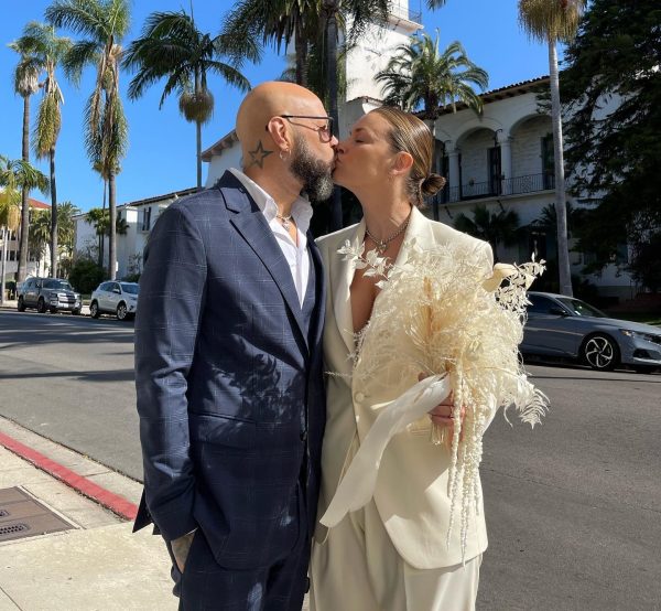 Ο Frank Ferrer γιόρτασε την πρώτη επέτειο του γάμου του τον Μάιο και μοιράστηκε φωτογραφίες με τη σύζυγό του