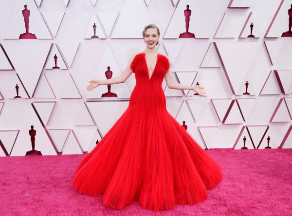 Amanda Seyfried in Armani Privé/Photo by Chris Pizzello-Pool/Getty Images