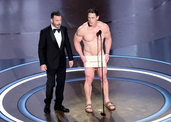 O Jimmy Kimmel και ο John Cena στα 96α Oscars.