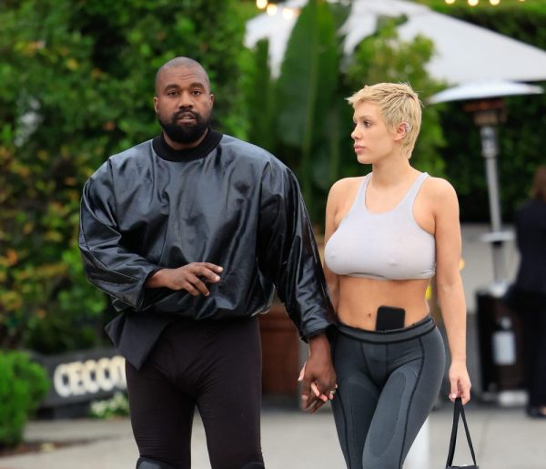 O Kanye West και η Bianca Censori σε βόλτα τους στο Los Angeles στις 13.5.2023.
Photo by Rachpoot/Bauer-Griffin/GC Images