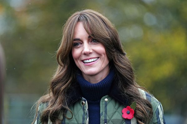 Η Kate Middleton με σακάκι στρατιωτικό