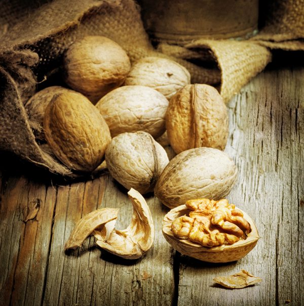 food-walnuts-erevna-shutterstock_65017969