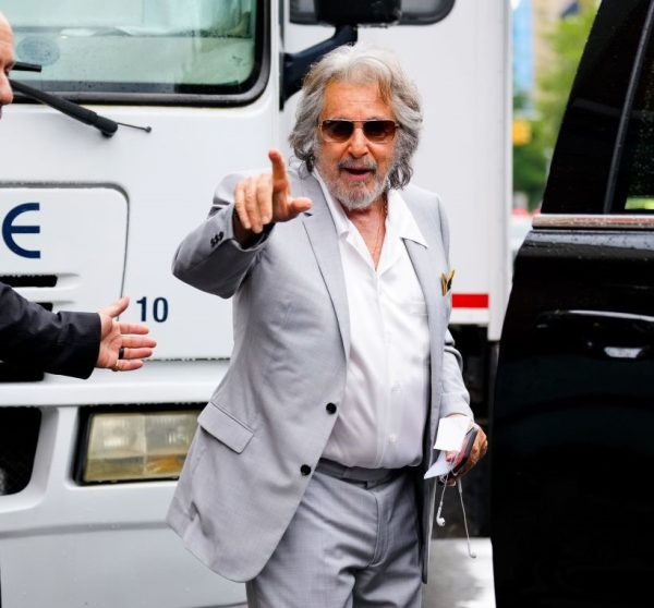 O Al Pacino φθάνει για το γύρισμα του μουσικού βιντεοκλίπ του Bad Bunny στις 24 Αυγούστου 2023 στη Νέα Υόρκη. 
Photo by Gotham/GC Images