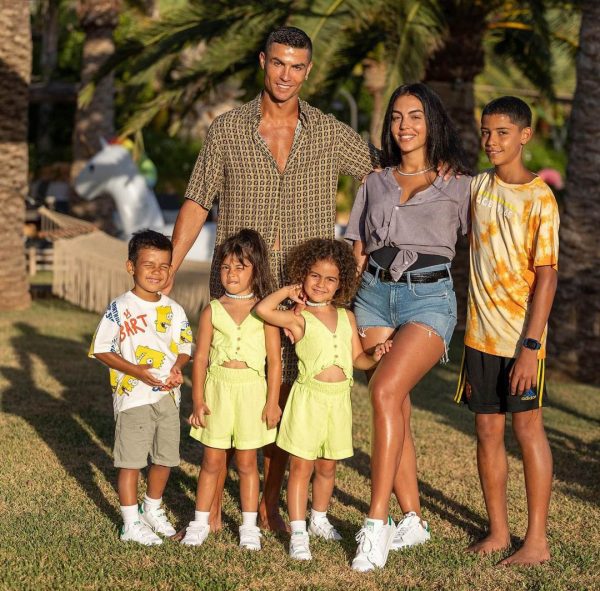 cristiano and family-cover
