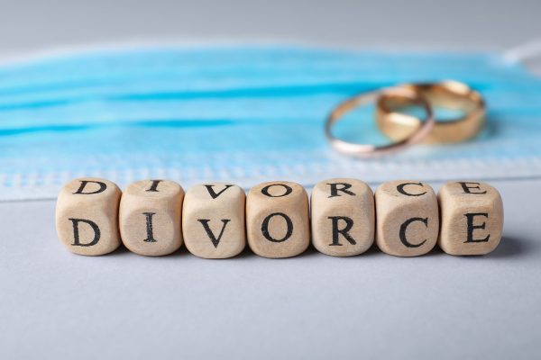 divorce-207258508_s