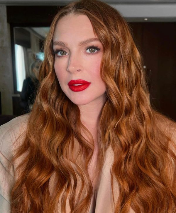 Η Lindsay Lohan με κόκκινο κραγιόν