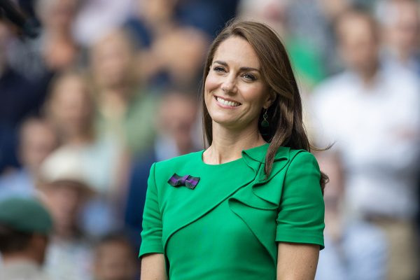 H Kate Middleton με πράσινο φόρεμα σε αγώνα τένις στο Wimbledon τον Ιούλιο 2023