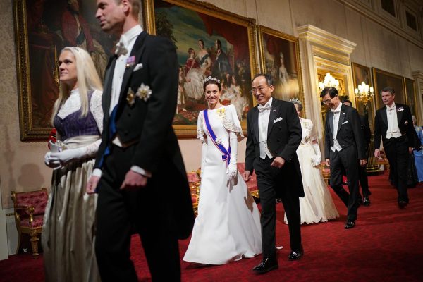 H Kate Middleton στο Κρατικό Δείπνο στο Παλάτι του Μπάκιγχαμ με καλεσμένους στις 21.11.23 στο Παλάτι