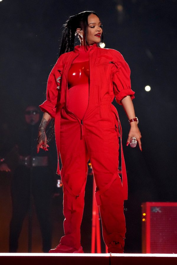 H Rihanna στο Super Bowl. Credit: Kevin Mazur/Getty Images/Ideal Image
