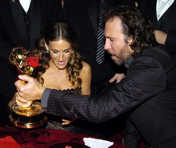 H Sarah Jessica Parker και ο John Corbett στην εκδήλωση των 56ων Annual Primetime Emmy Awards - HBO στο Beverly Hills. 
Photo by Jeff Kravitz/FilmMagic